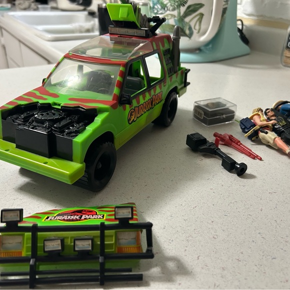 Jungle Explorer Jeep Complete Jurassic Park 1993 + Figures & Extras - Picture 2 of 7